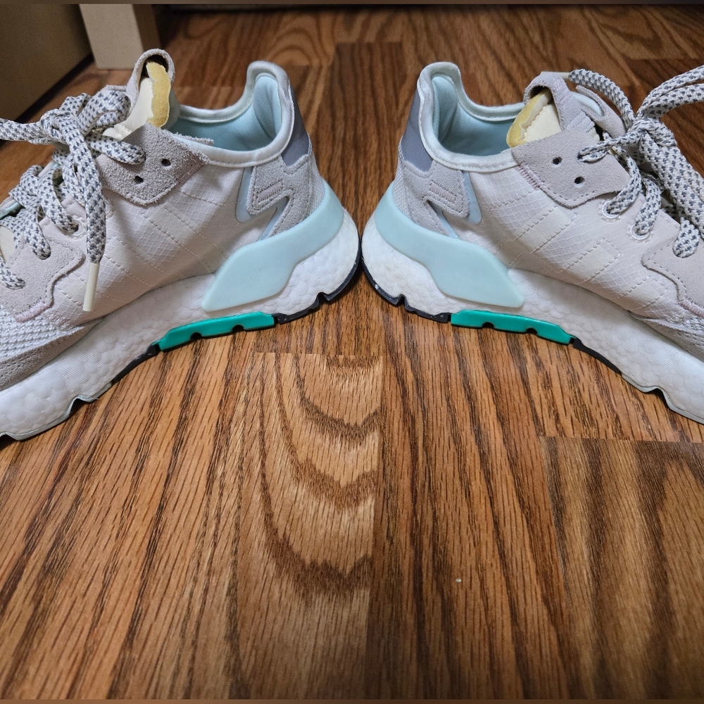 Adidas Nite Joggers (Chalk Mint Color) Womens Size 7.5 - Picture 3 of 8